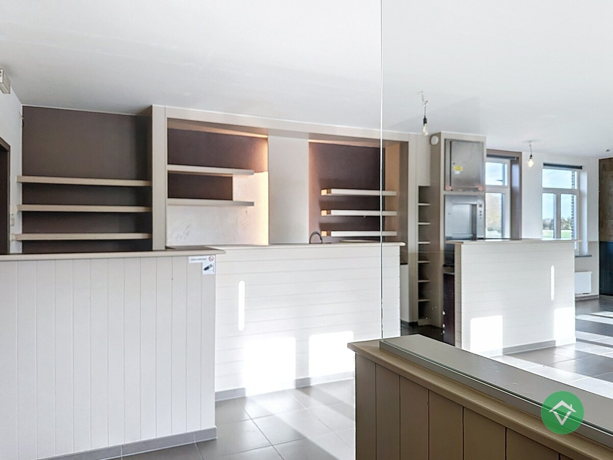 Combinatie wonen &amp; werken: horecazaak met woonst in Eernegem 