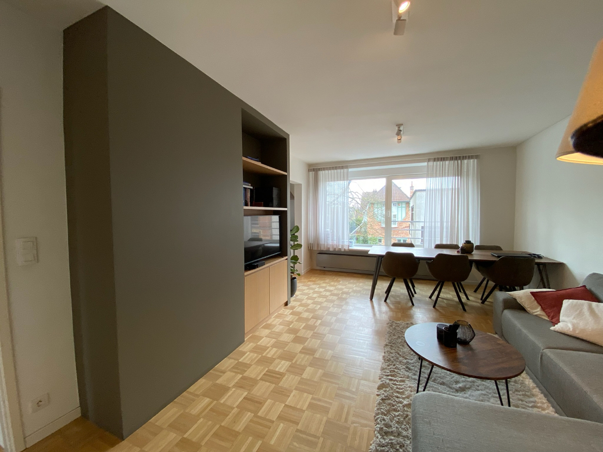 Lichtrijk 2 slaapkamer-appartement nabij de Sterre. 