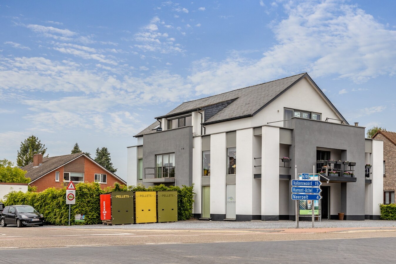 Gerenoveerde duplex met 3 slpk te Pelt! 