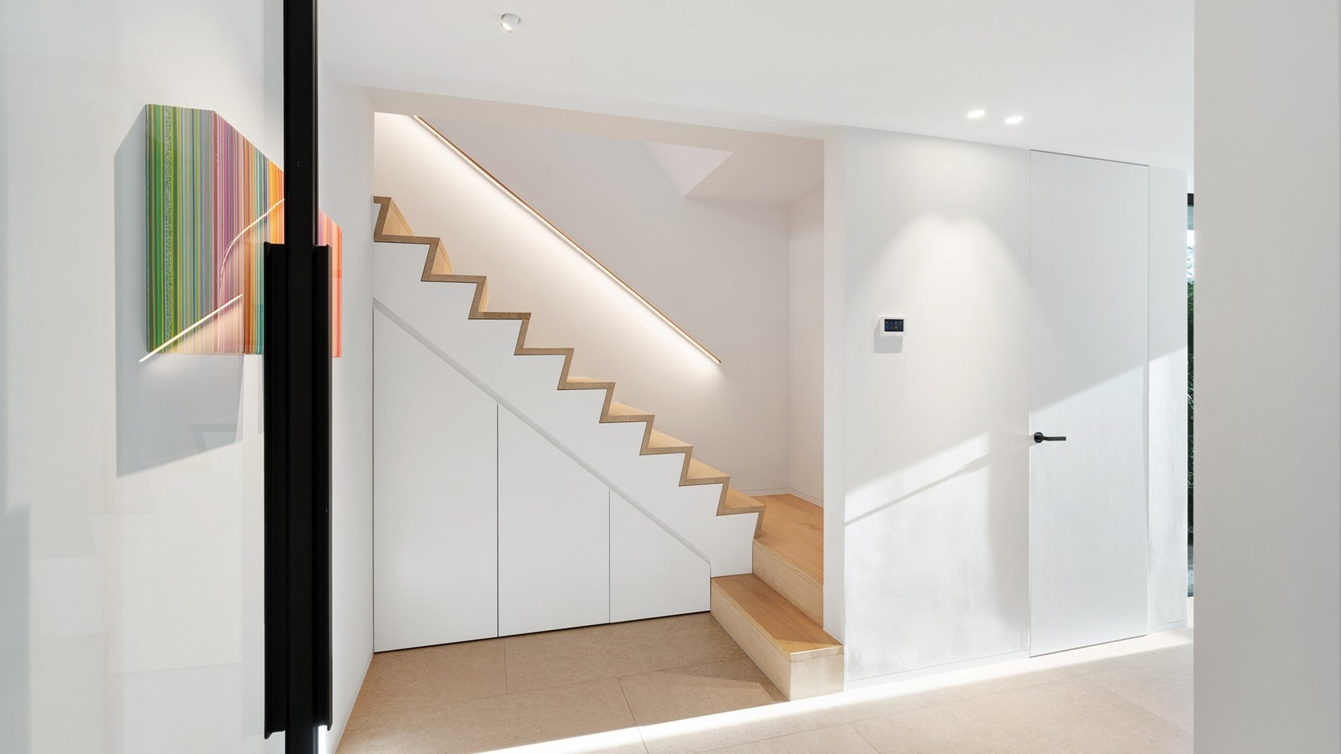 Prachtig vernieuwde villa rustig gelegen tussen Knokke centrum en Het Zoute met een perfecte Zuid-West oriëntatie. 