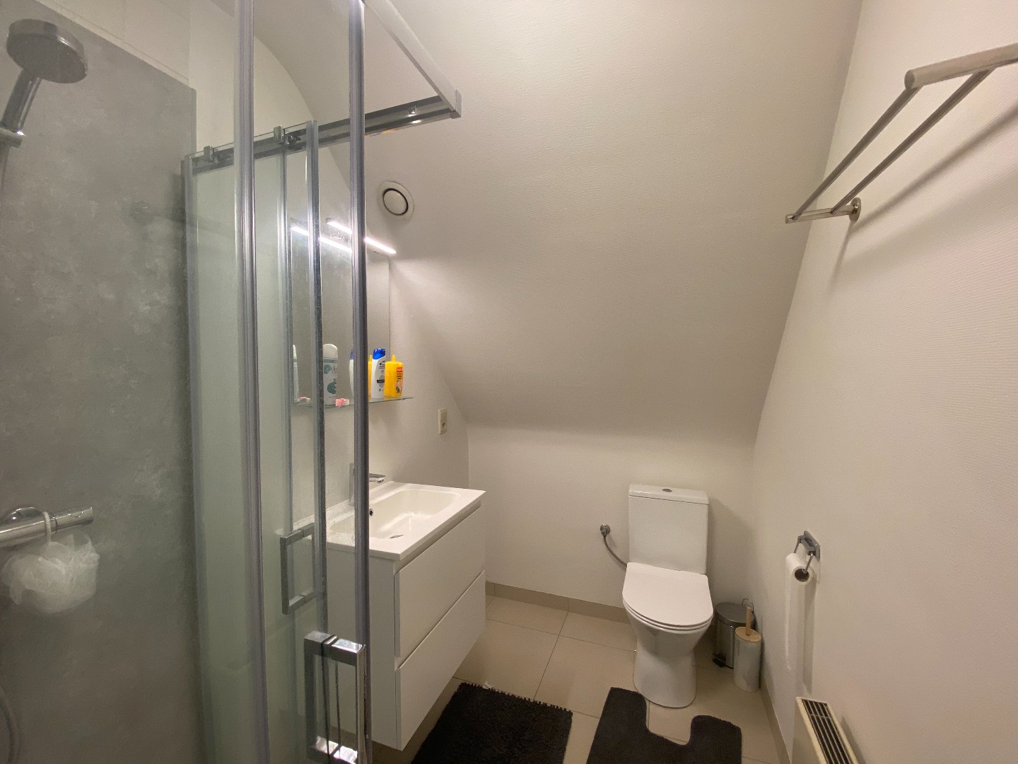 Centraal gelegen instapklaar duplex appartement met garage en terras! 