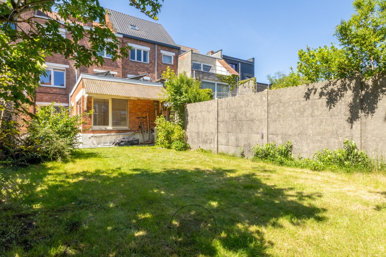 Ruime instapklare gezinswoning met tuin nabij UZ-Gent 