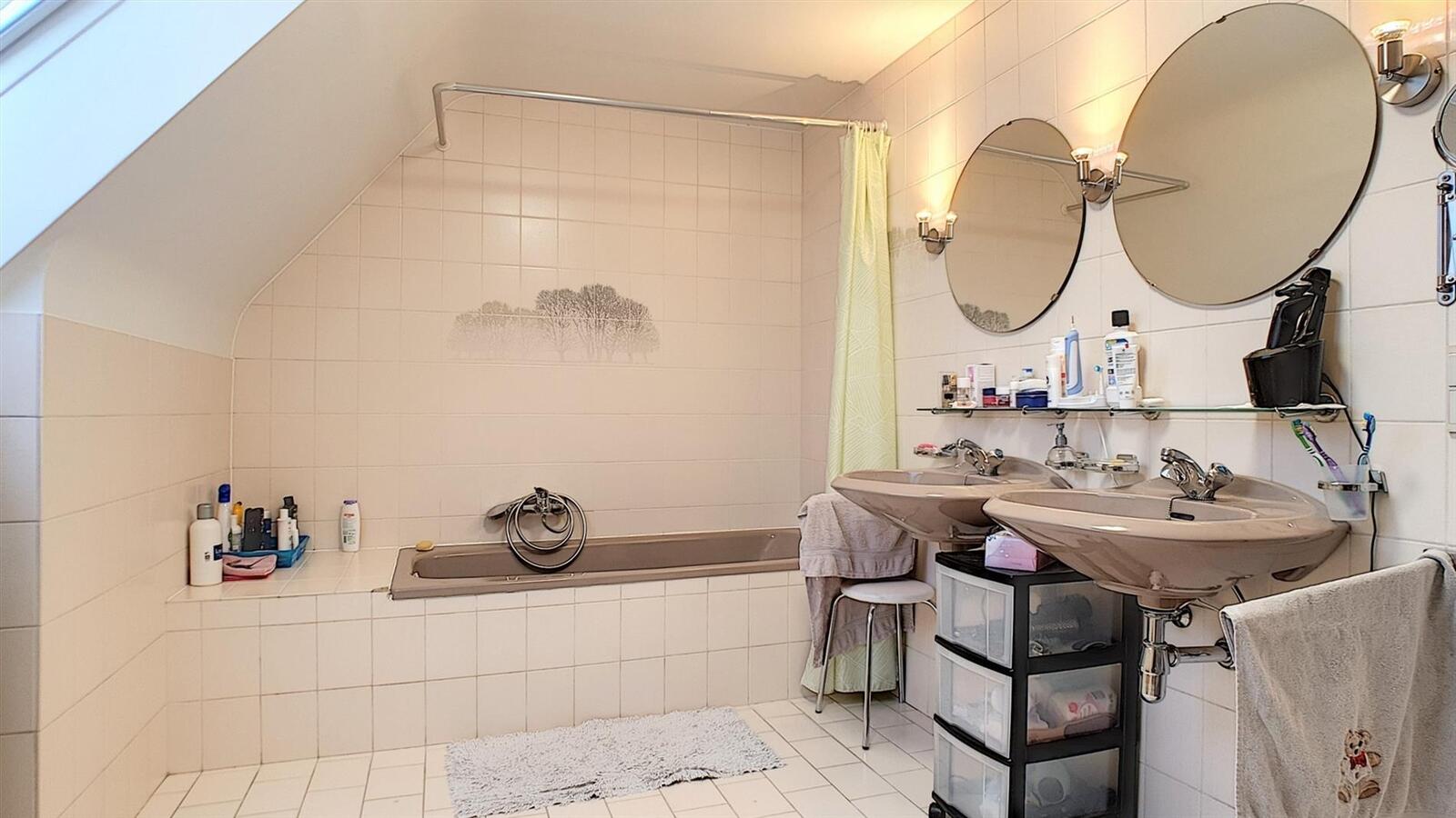 Charmante woning op centrale doch rustige ligging - Sint-Kruis 