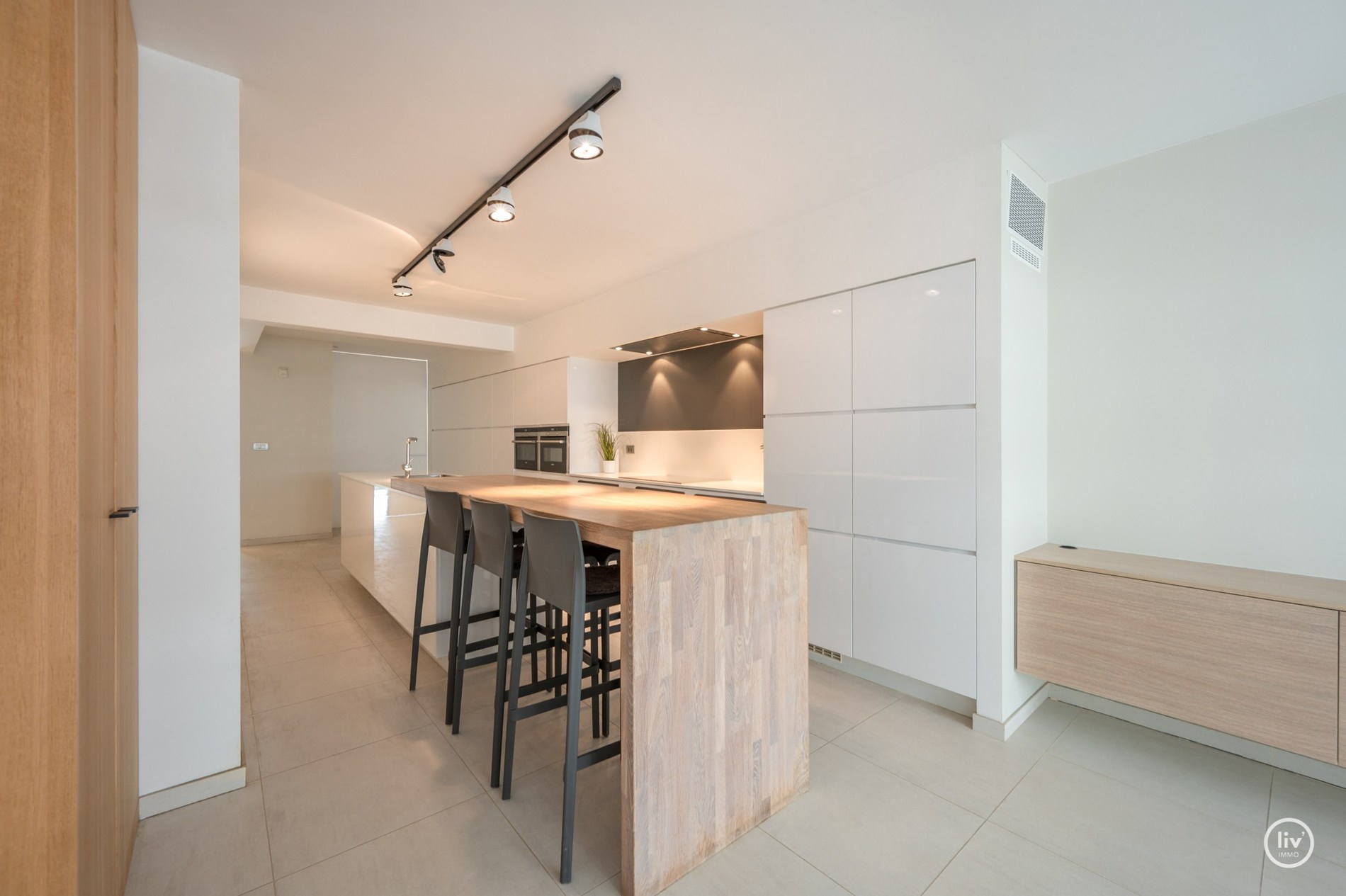 Bel appartement de deux chambres situé au centre de Knokke. 