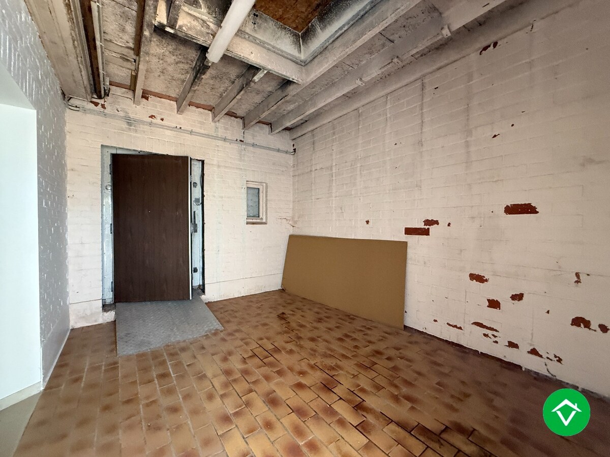 Handelspand met woonst te Roeselare 