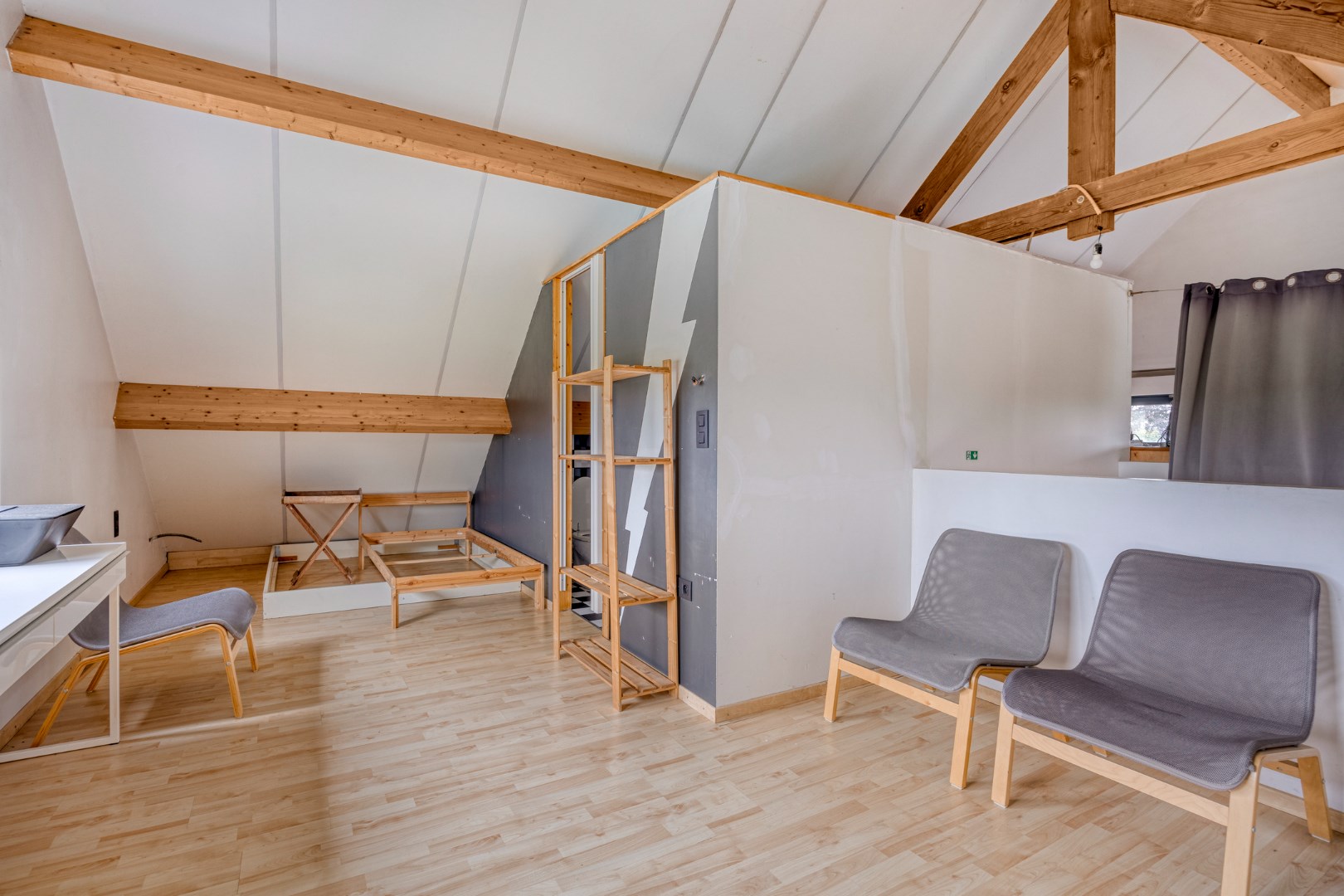 Villa met praktijkruimte op perceel van 1.817m² te Geel 