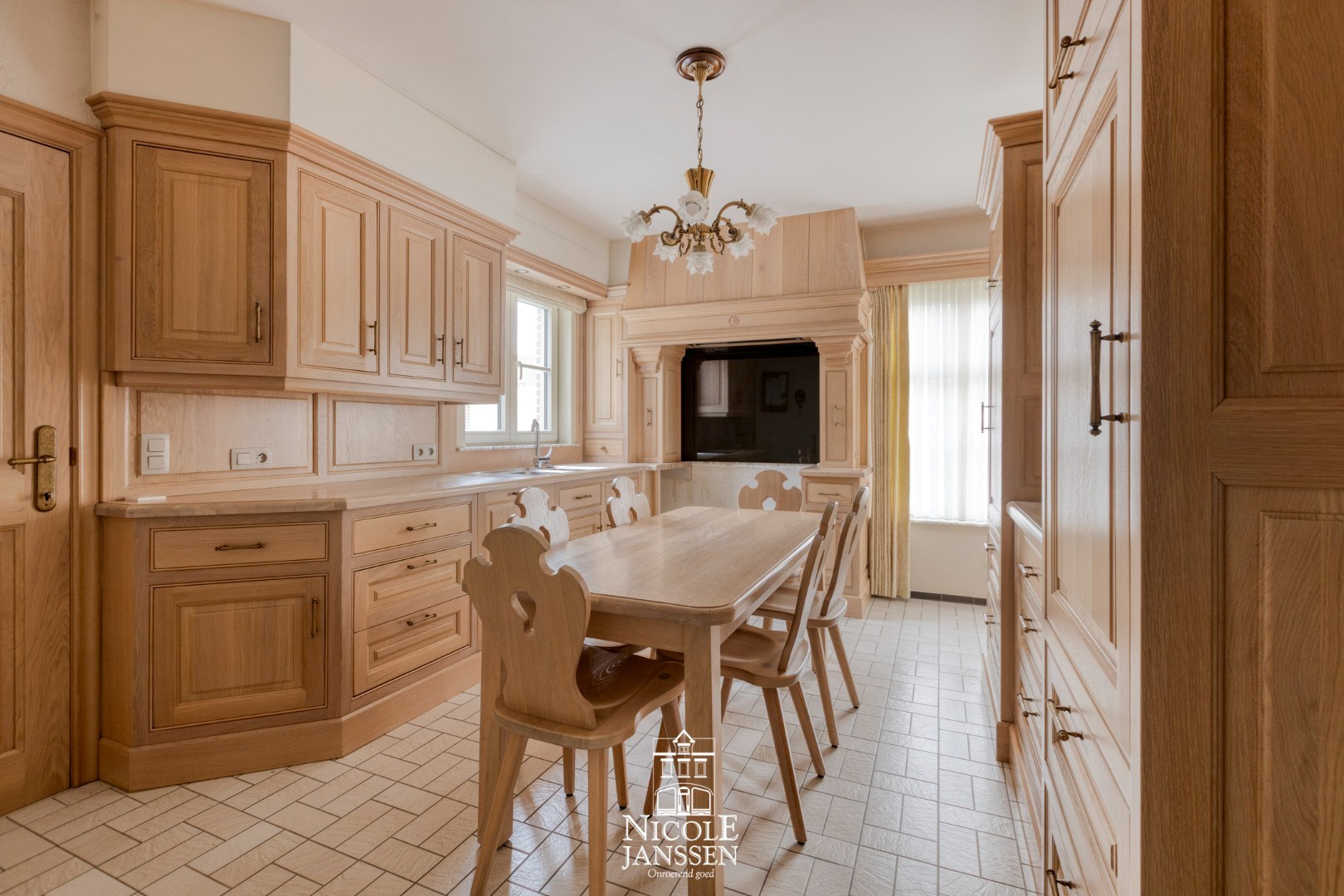 Volledig eiken keuken