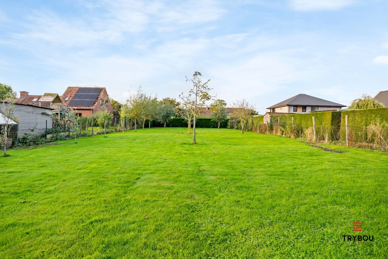 Uiterst ruime benedenwoning op groot perceel van 1666m² 