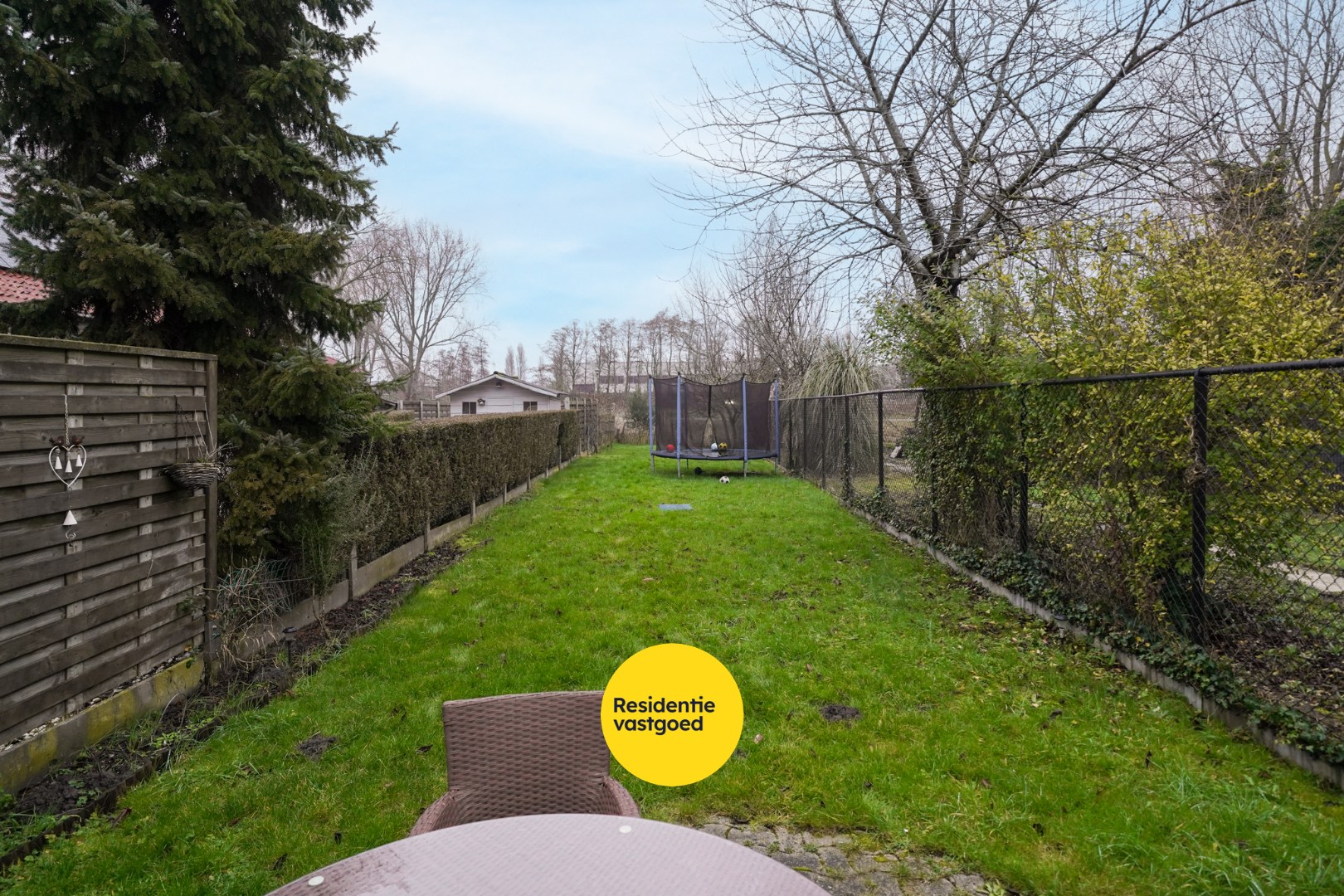 Instapklare woning met diepe tuin te Oostende 