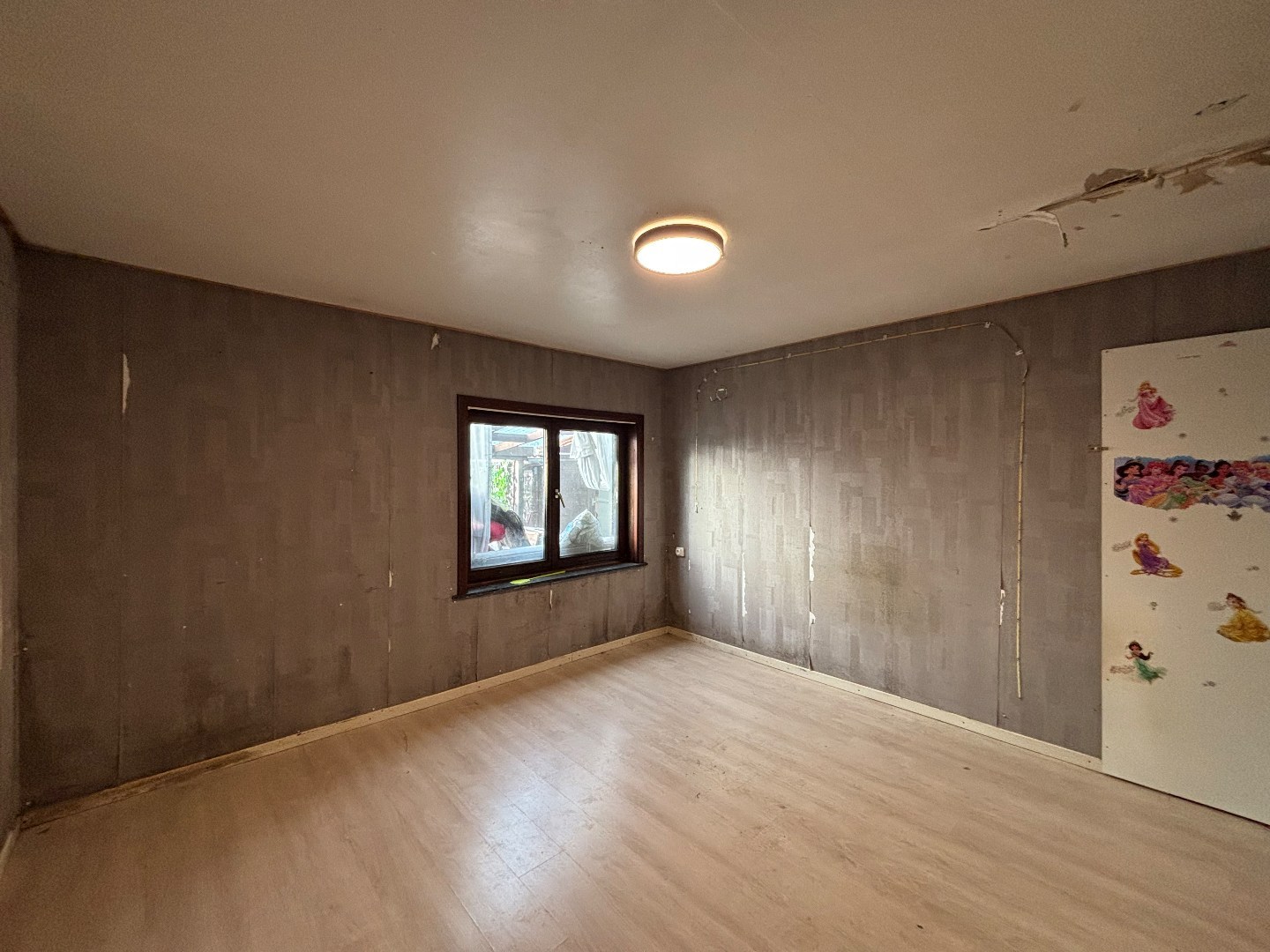 Te renoveren gezinswoning met 2 slpk. in Leopoldsburg 