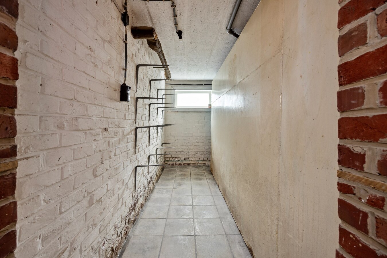 Solide en op te frissen woning te koop vlakbij centrum Lozer 