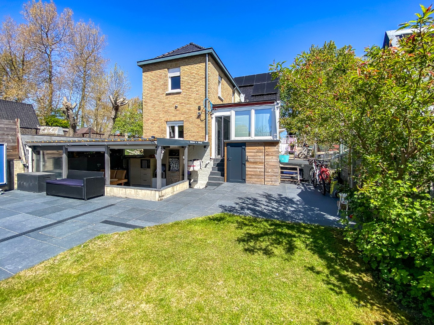 Instapklare woning gelegen op 330m² te Oostduinkerke. 