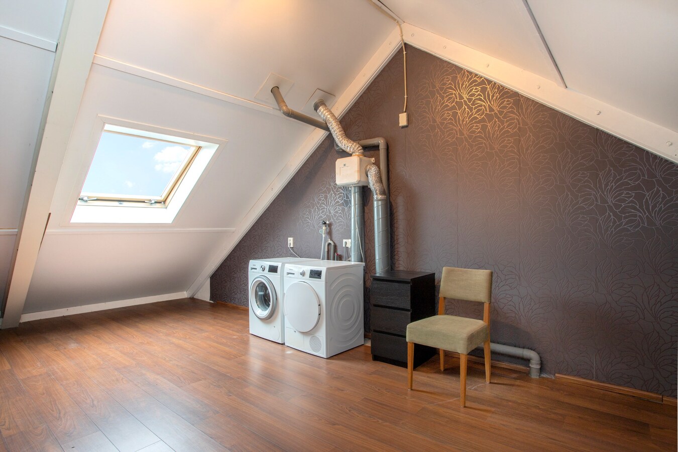 Moderne en royale tussenwoning – instapklaar en energiezuinig! 