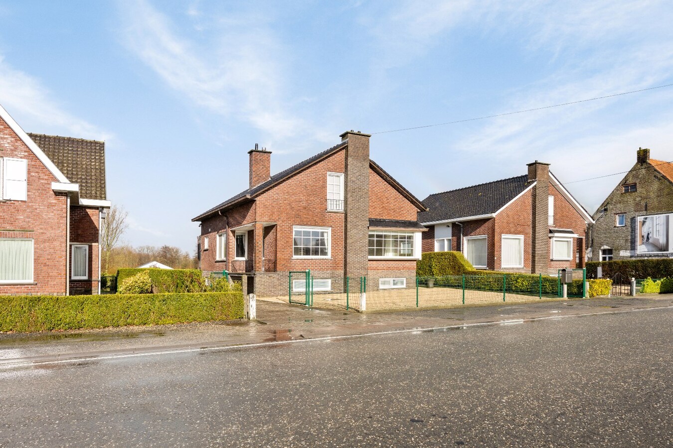 Solide en op te frissen woning te koop vlakbij centrum Lozer 