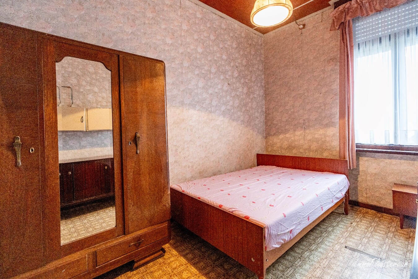 Ferme caractéristique avec une grande grange sur environ 2 hectares à Hoogstraten (achat de terrain supplémentaire d'environ 4 hectares possible). 