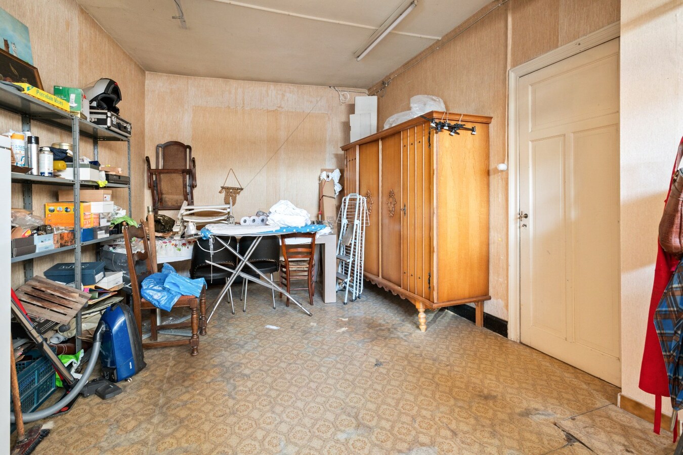 Ruim, voormalig handelshuis in het Centrum van Dadizele 