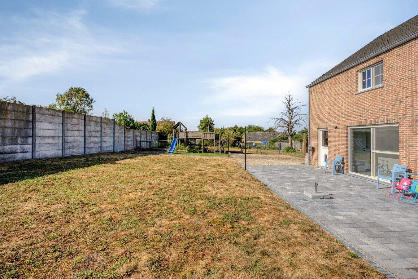 Prachtige pastoriewoning met 4 slaapkamers in Neerheylissem 