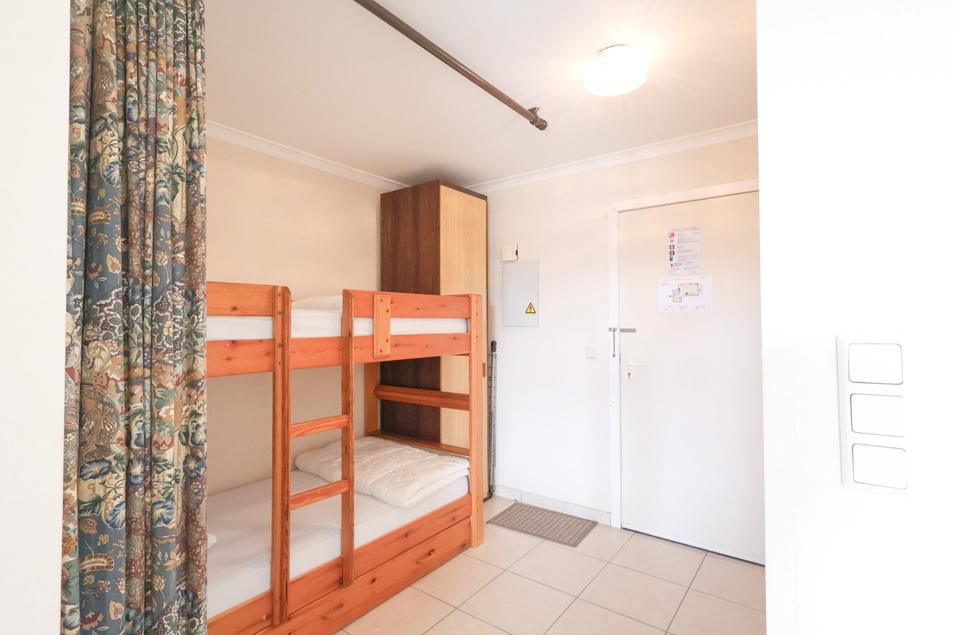 Studio met eigen terras, kelder en parkeerplaats 