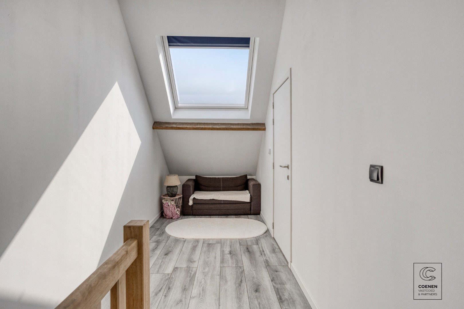 Zeer ruime en instapklare woning van 181 m², 4 slpk's en zeer leuke, zonnige tuin met prachtig uitzicht! 