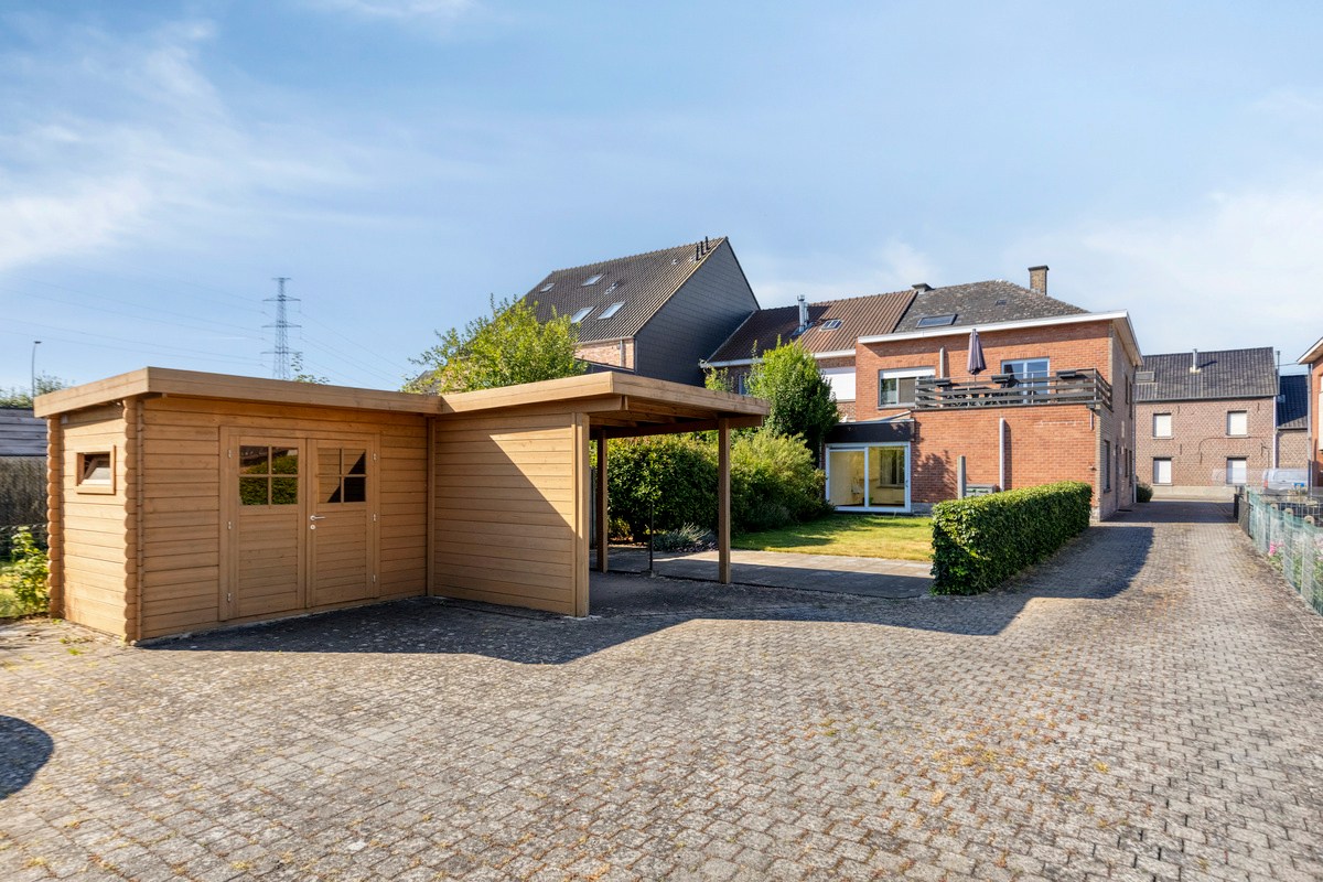 Gelijkvloers appartement met 2 slaapkamers, terras en tuin 