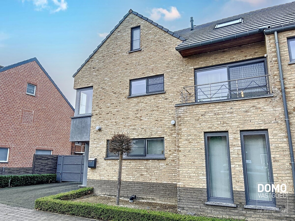 Instapklare en zeer ruime woning te Kuringen. 