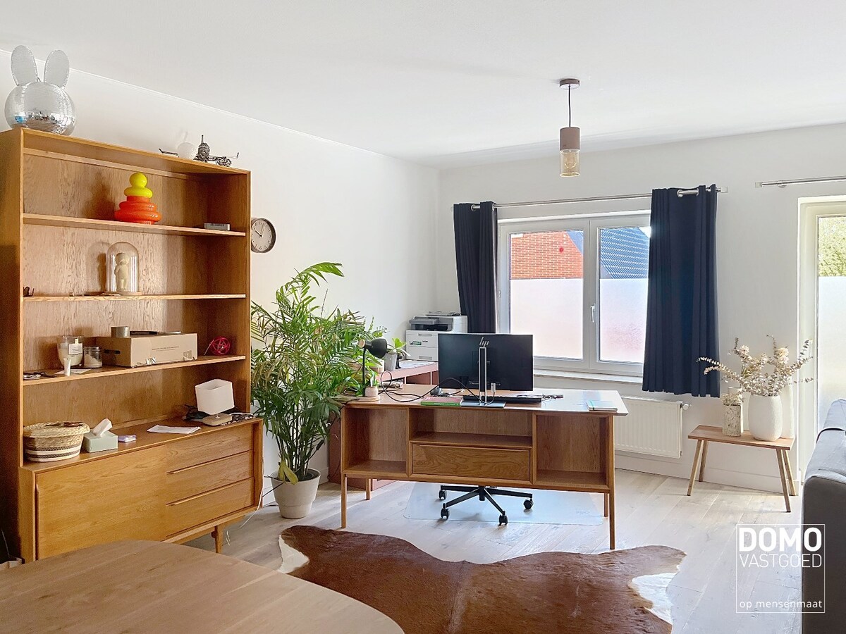 LICHTRIJK DUPLEXAPPARTEMENT MET 2 SLAAPKAMERS TE KURINGEN 