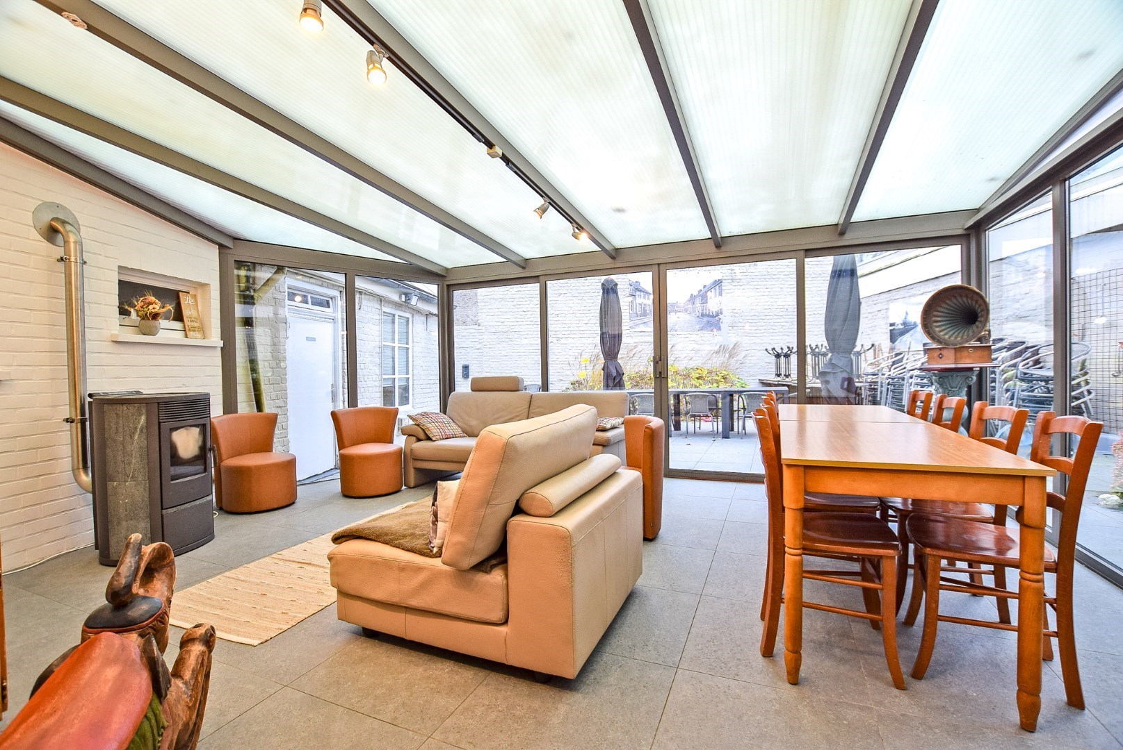 Multifunctionele woning in het charmante Pollinkhove. 