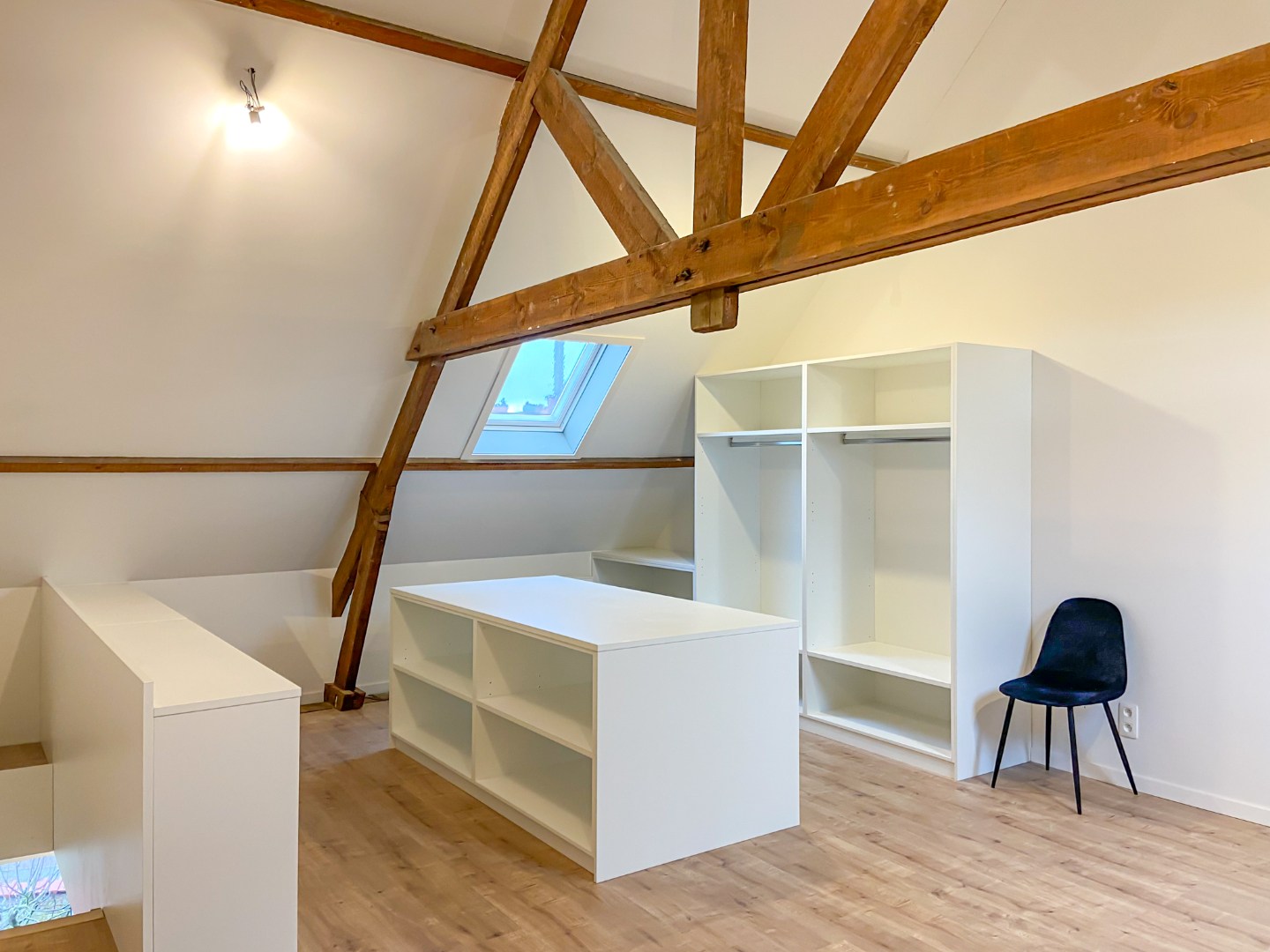 Stijlvol gerenoveerde stadswoning op topligging te Kortrijk! 