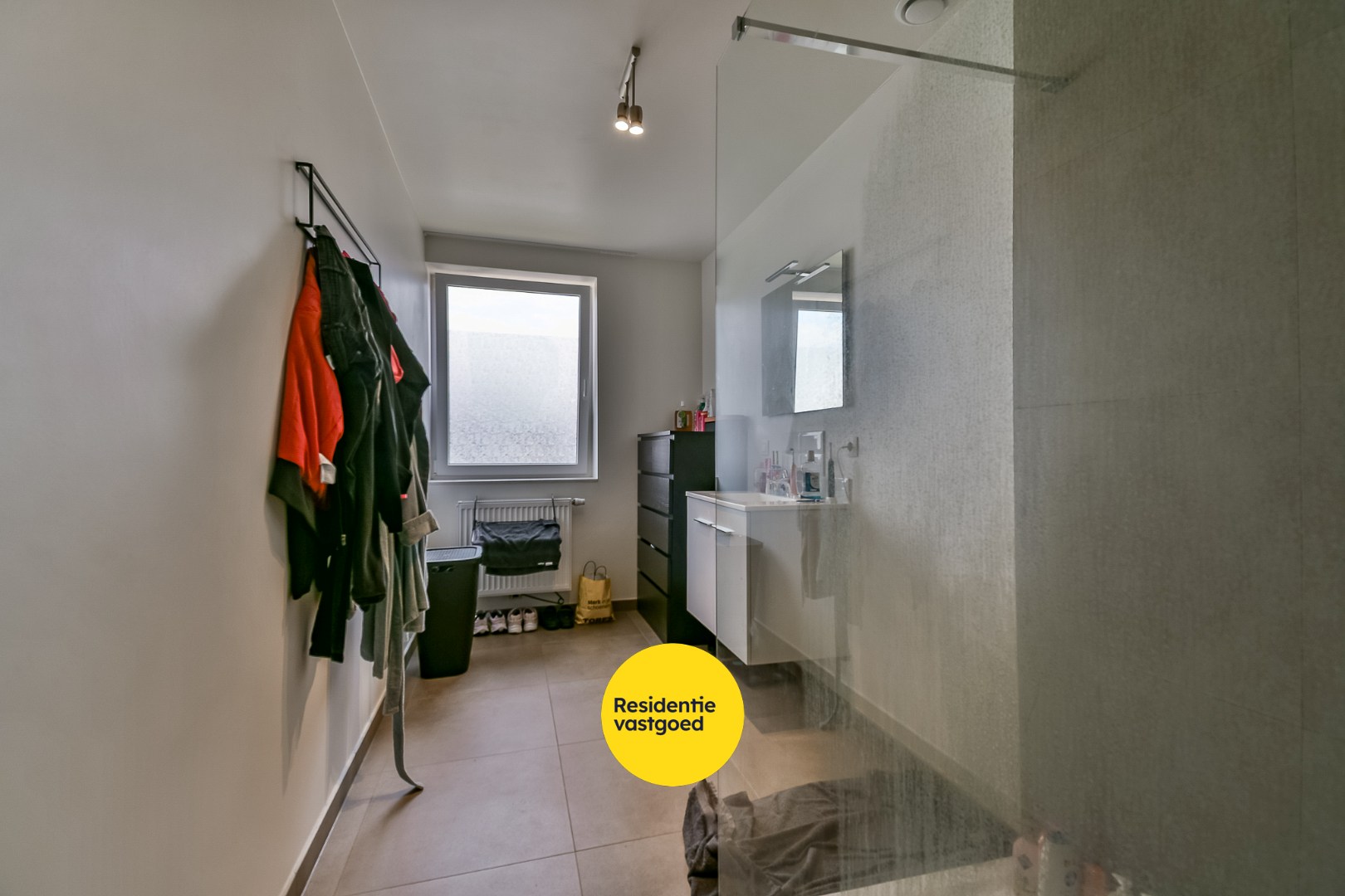 Halfopen nieuwbouwwoning in Eernegem met tuin en 3 slaapkamers 