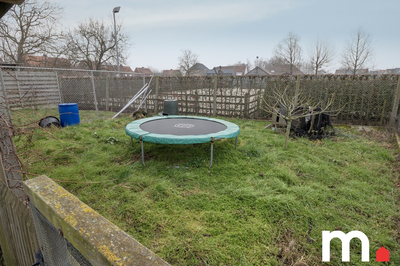 Recente woning (bouwjaar 2013) met grote tuin in doodlopende straat ! 