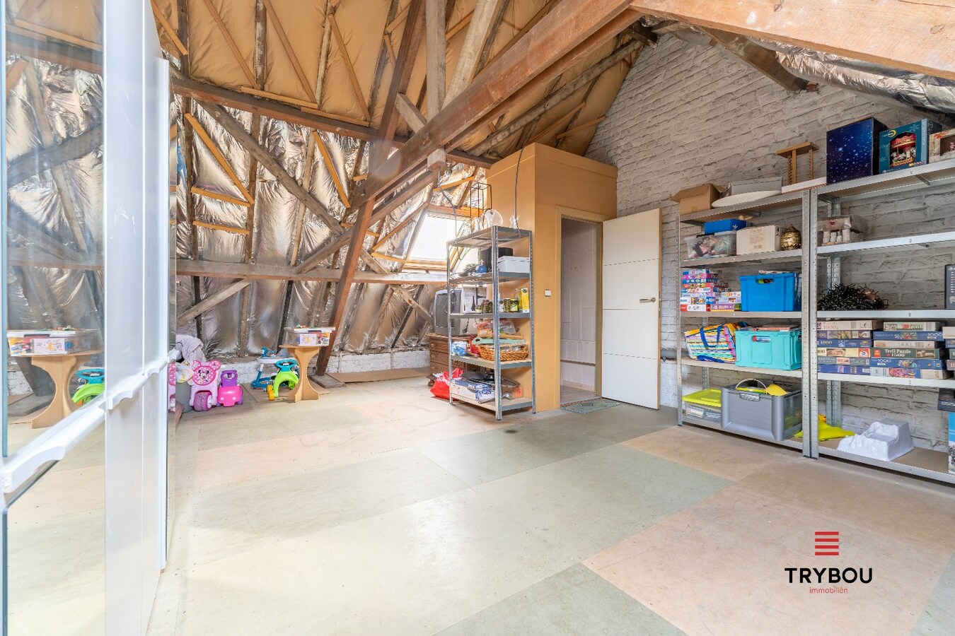 Gezinswoning met tuin, garage én uitweg in hartje Ieper 