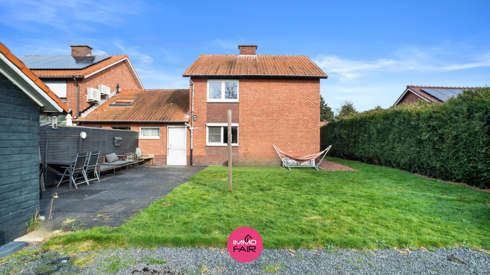 Gezinswoning met renovatiepotentieel vlakbij het centrum van Lanaken! 