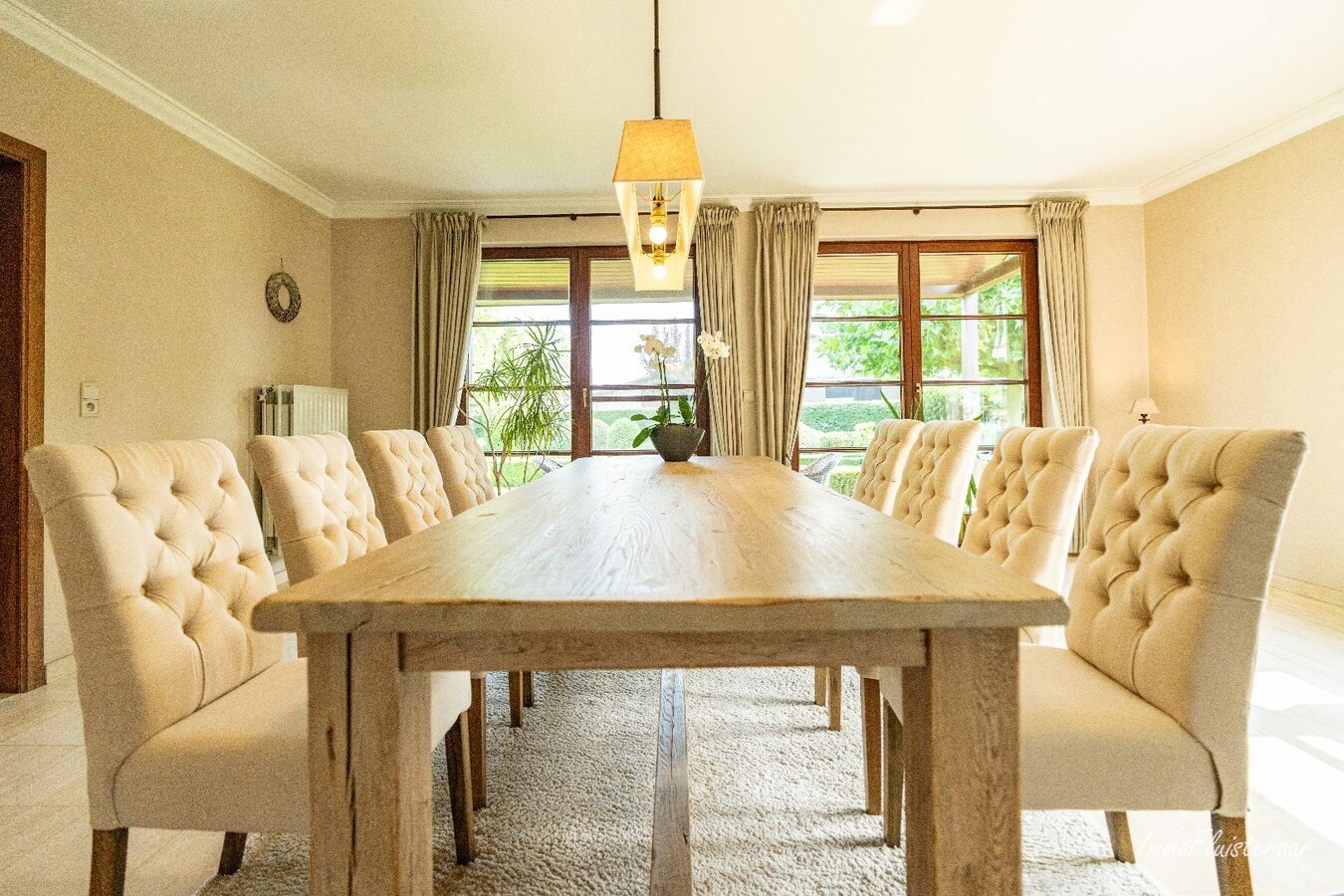 Prachtige villa met een ruim stalgebouw op ca. 2,2 ha te Dilsen-Stokkem 