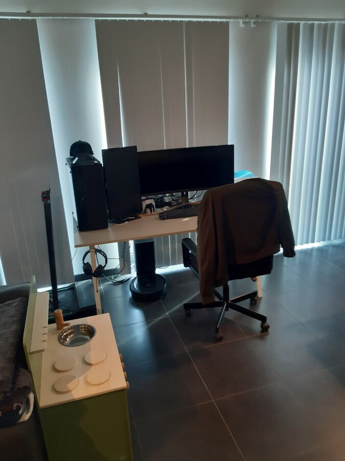 Eigentijds wonen met mega-kelder. 