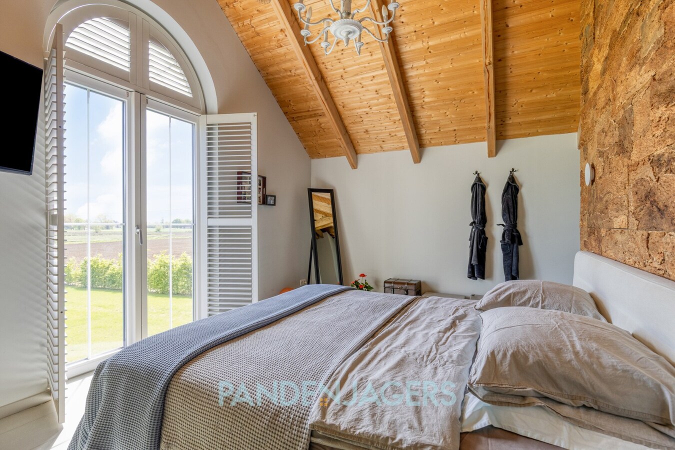 Exclusieve villa op uitzonderlijk perceel van 10.804 m² te Berlaar 