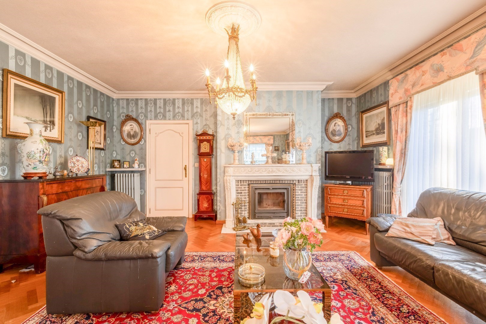 Ruime villa met 5 slp + dubbele garage en grote loods (104m²) 