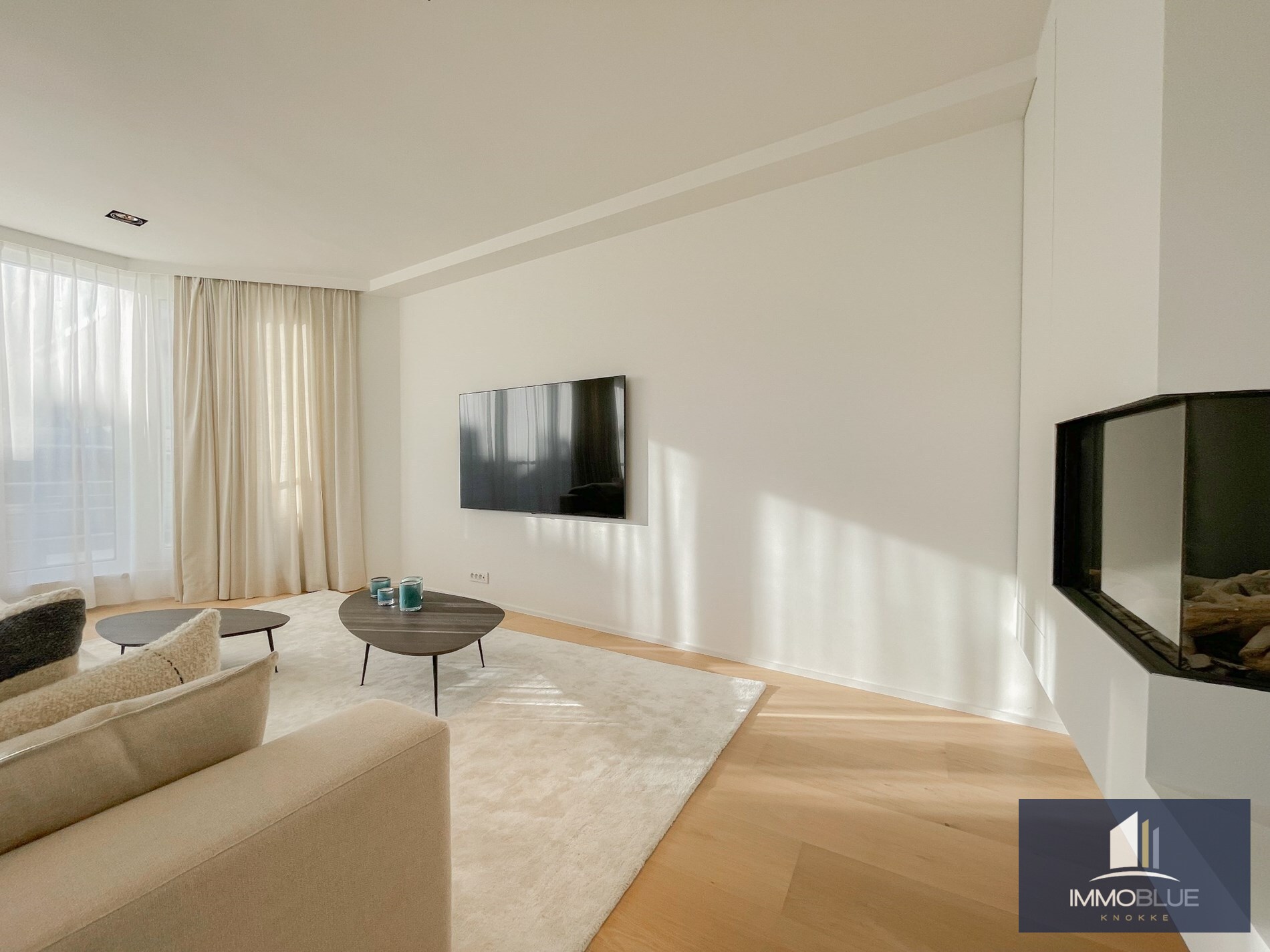 Appartement met zijdelings zeezicht en een ruim zuidwest gericht terras. 