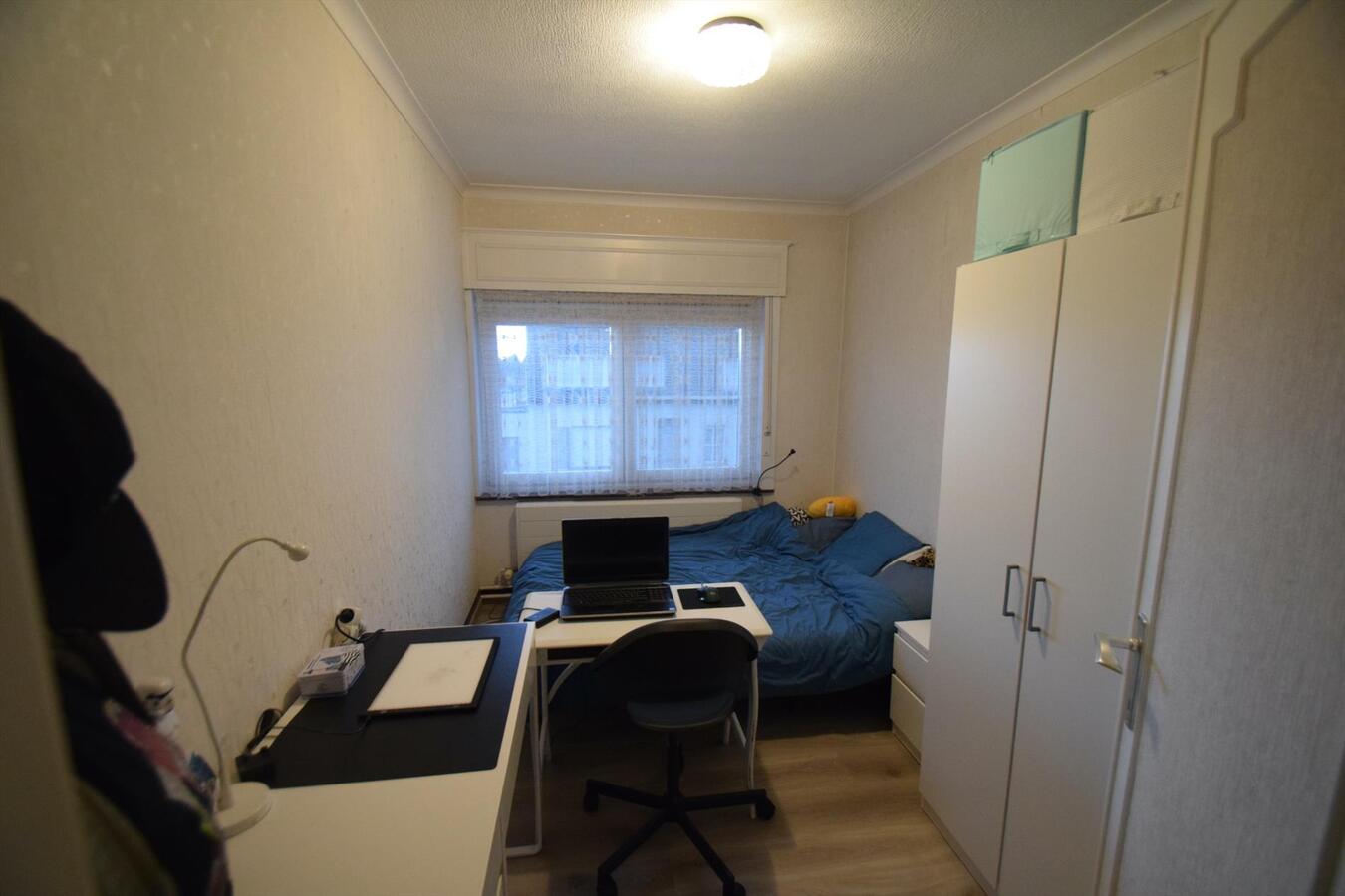 Ruime halfopen 3-slaapkamer-woning met garage en tuin 