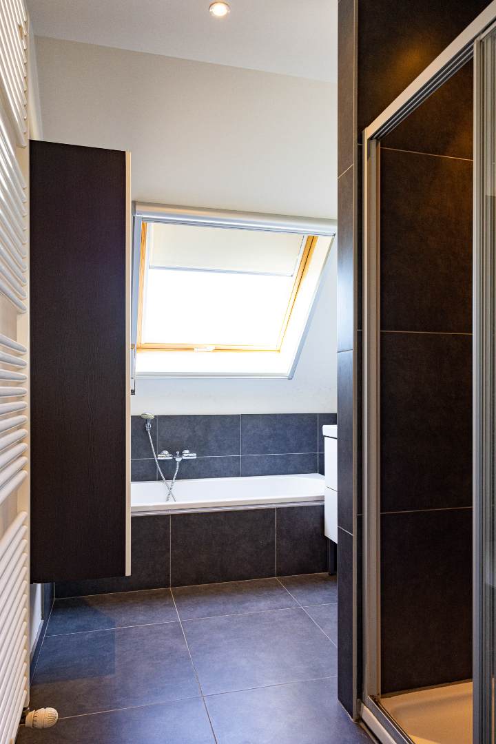 Duplex app. 142 m² met 3 slpks, terras en 2 autostandplaatsen te Maldegem 