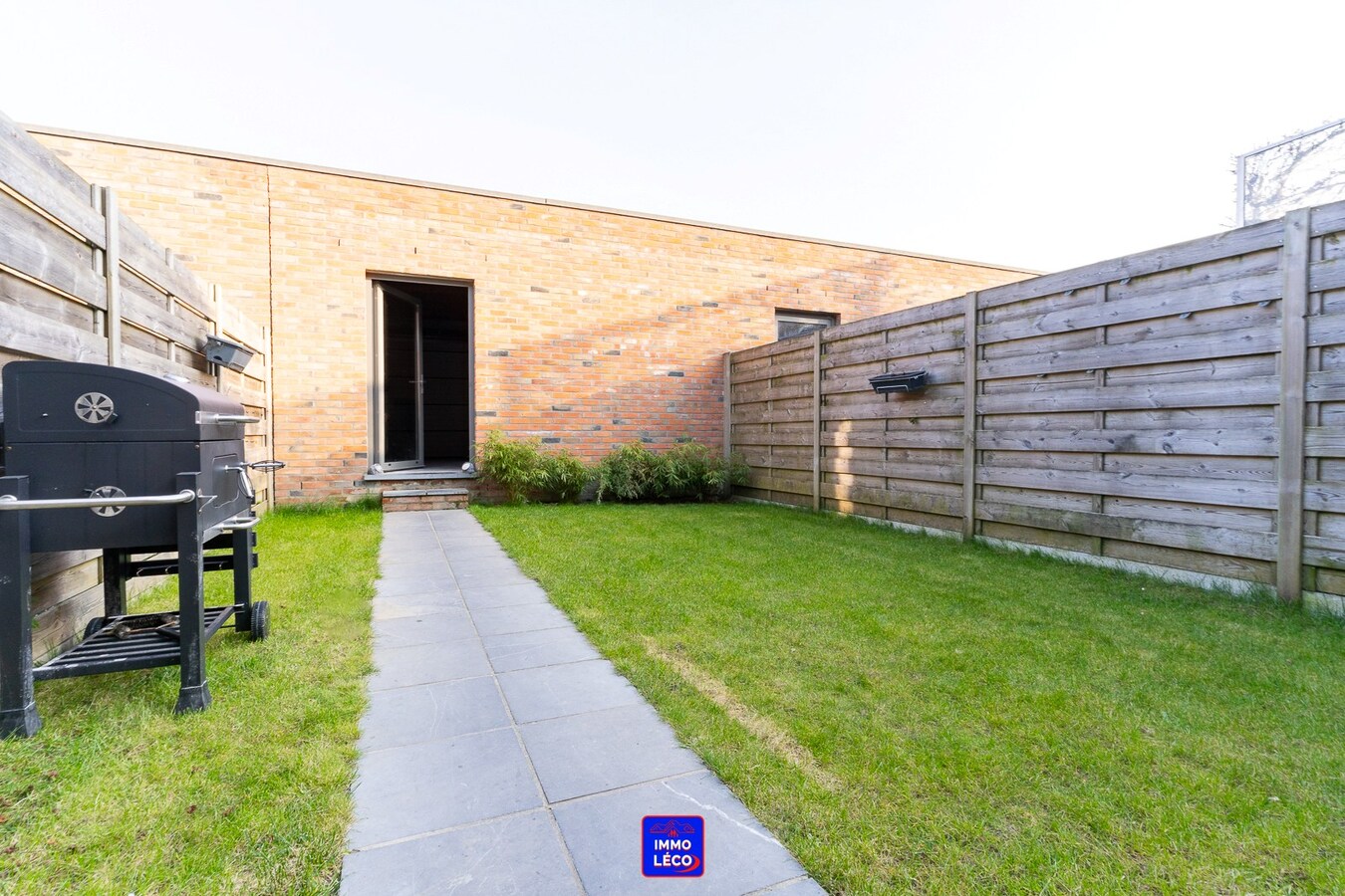 Maison rénovée avec jardin et garage, beaux volumes ! 