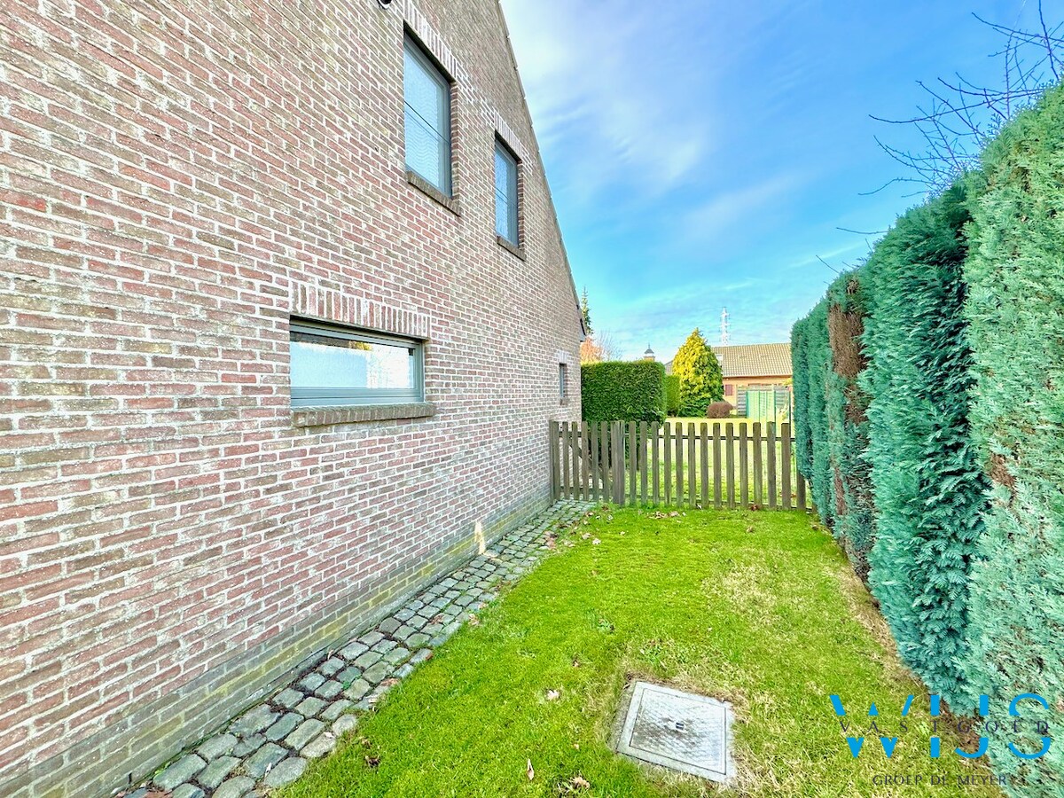 Tof woonhuis in een gekende woonwijk te Evergem 