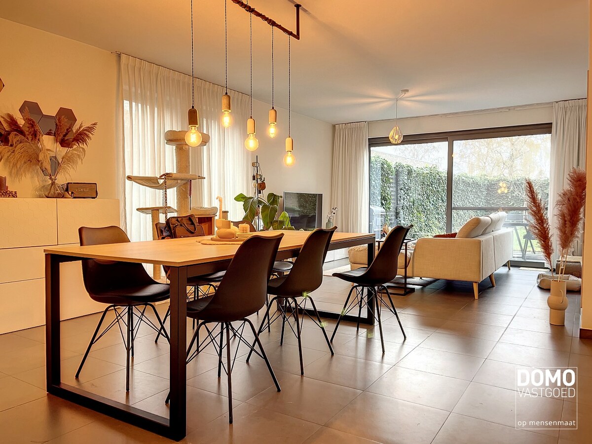 Instapklare en zeer ruime woning te Kuringen. 