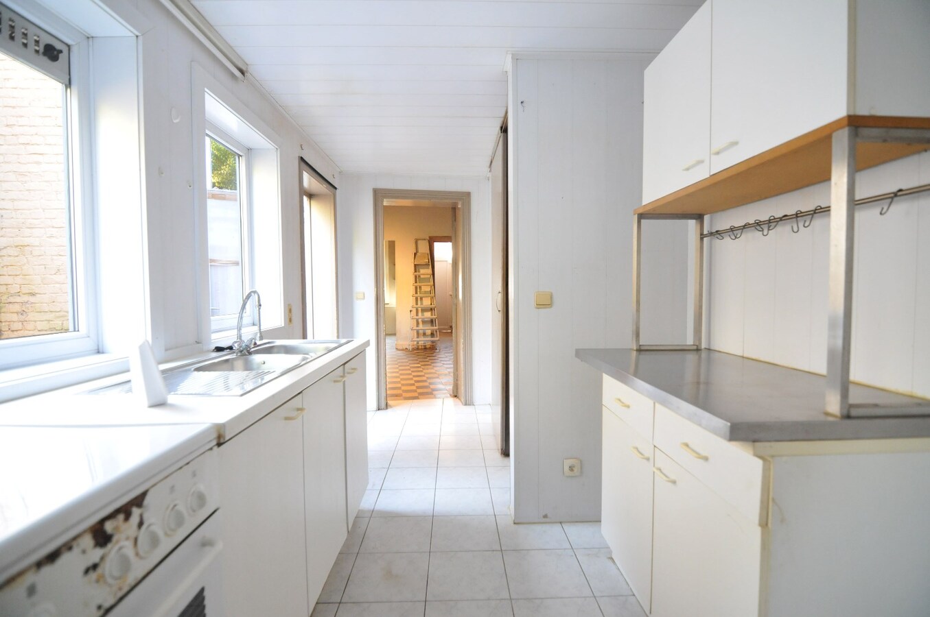 Te renoveren woning met tuin 