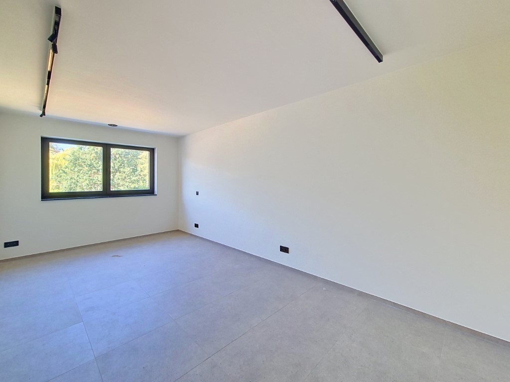 Nieuwbouwwoning met 3 slpk en polyvalente ruimte 