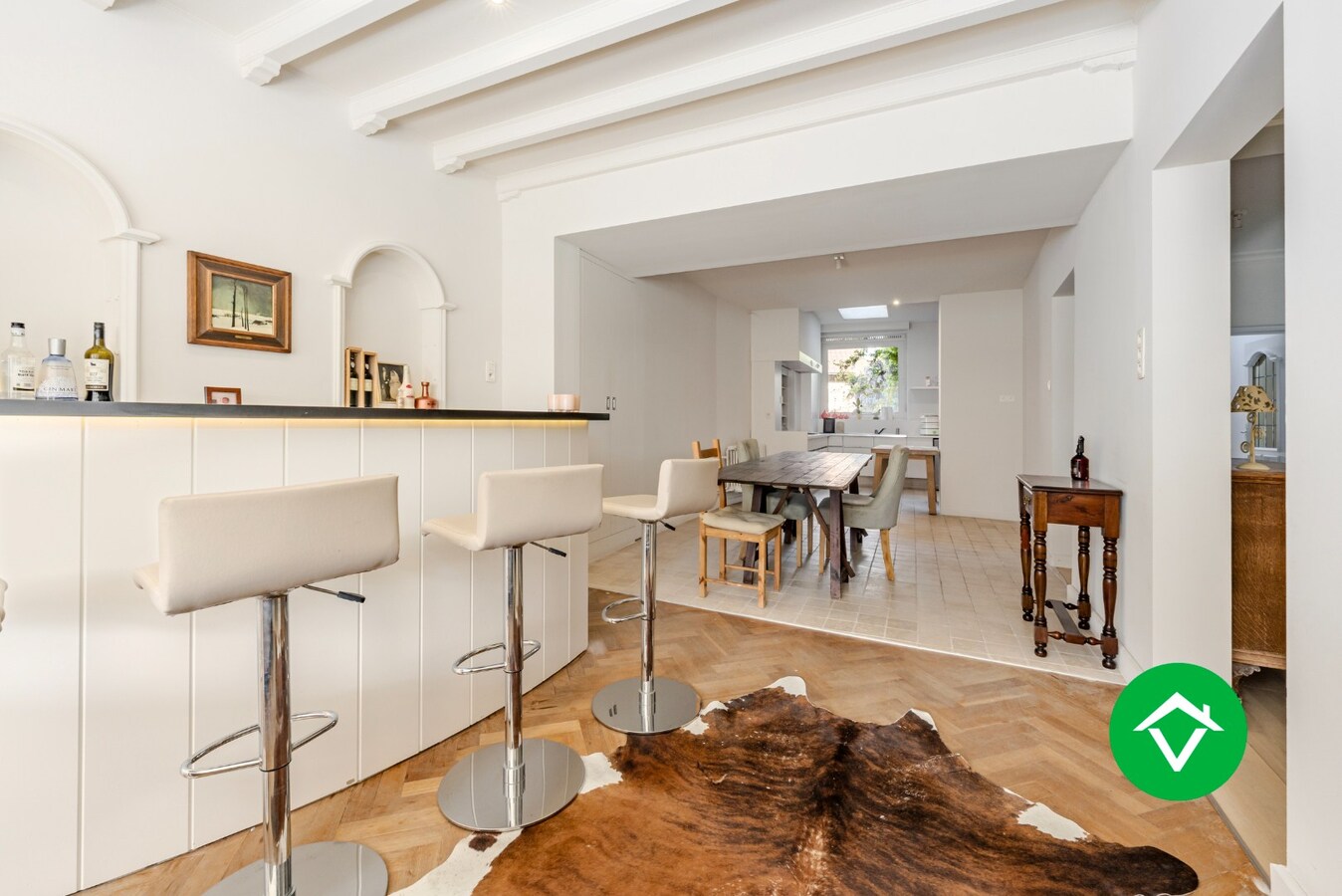Ruim triplex appartement met 5 slaapkamers, in het centrum van Torhout 
