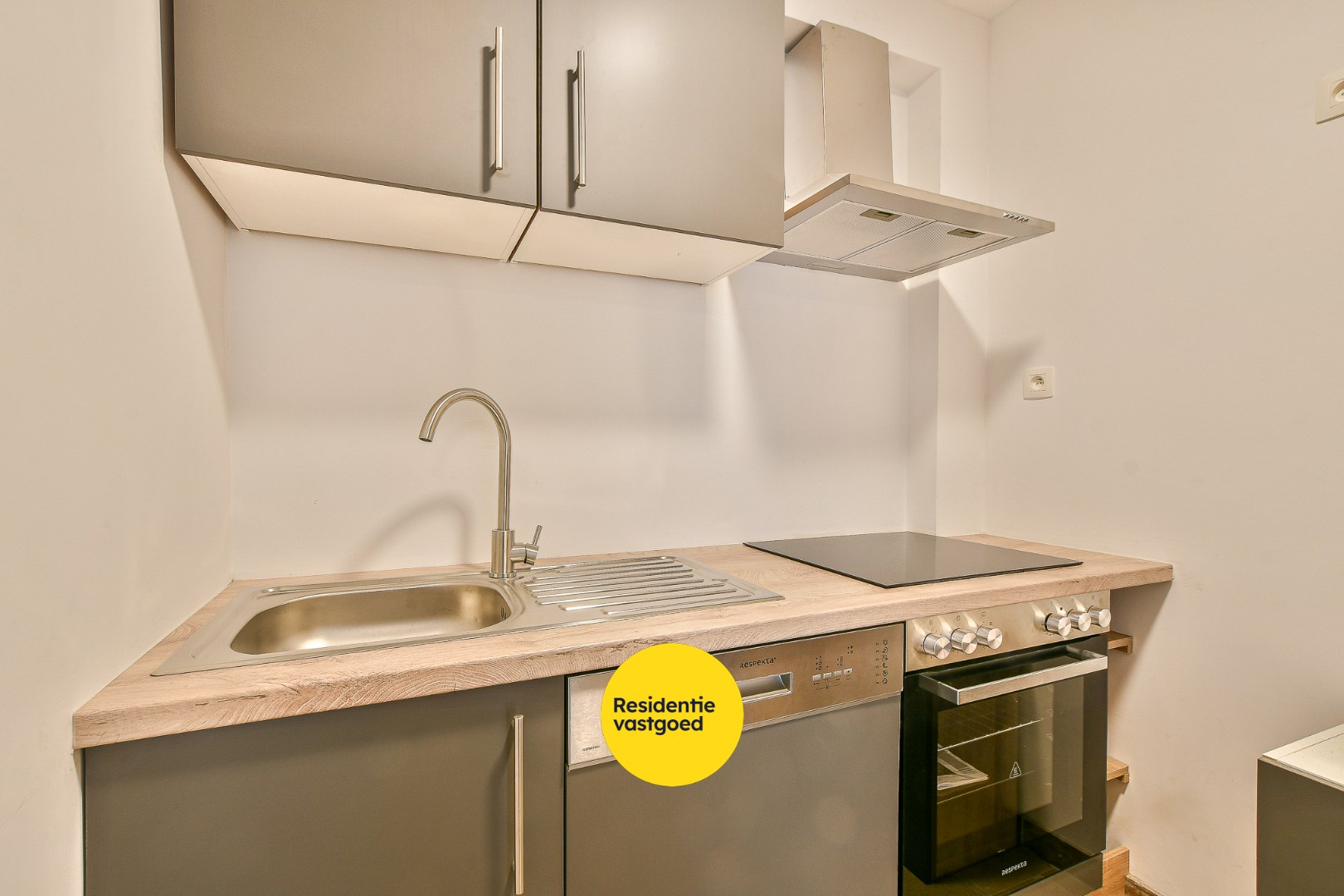 Te huur: gelijkvloers 2-slaapkamerappartement in centrum De Haan! 