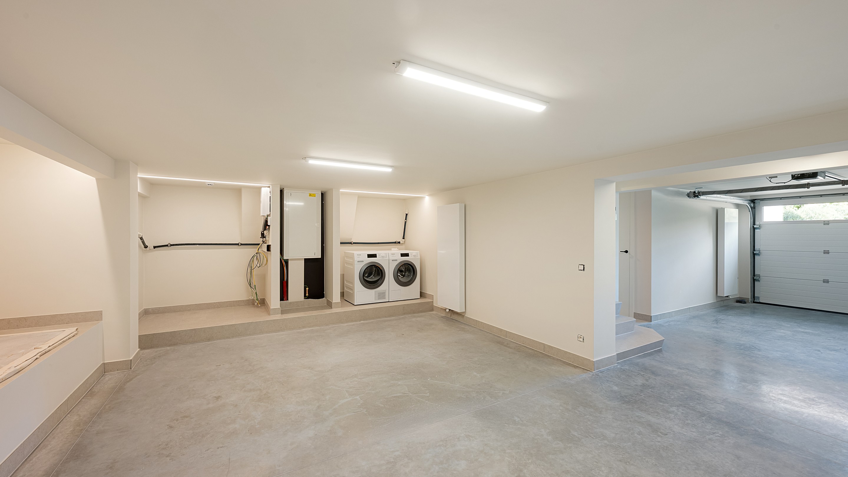 Op een uitmuntende locatie in Duinbergen, op wandelafstand van het strand en de duinen, bevindt zich deze prachtig en hoogwaardig gerenoveerde koppelvilla. 