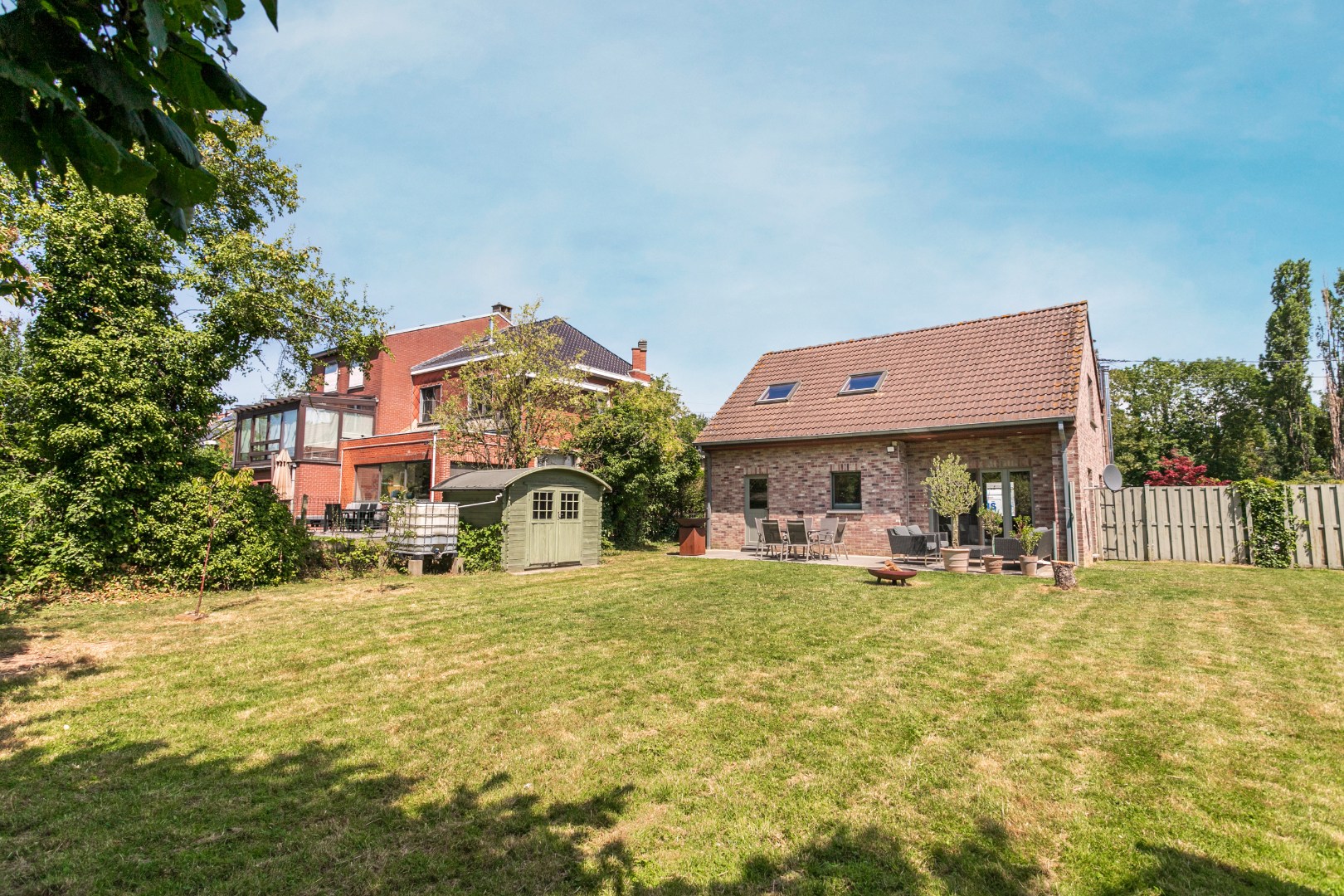 Verzorgde 4-gevelwoning met 2 slpk en garage te Halle op 6a74ca 
