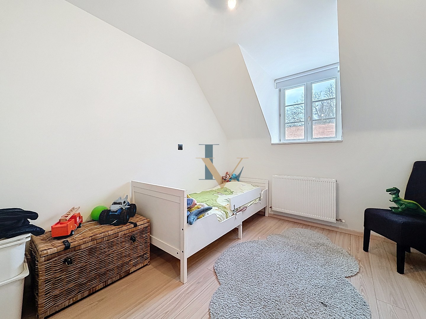 Charmante gerenoveerde rijwoning in pastoriestijl te koop in centrum Schilde 