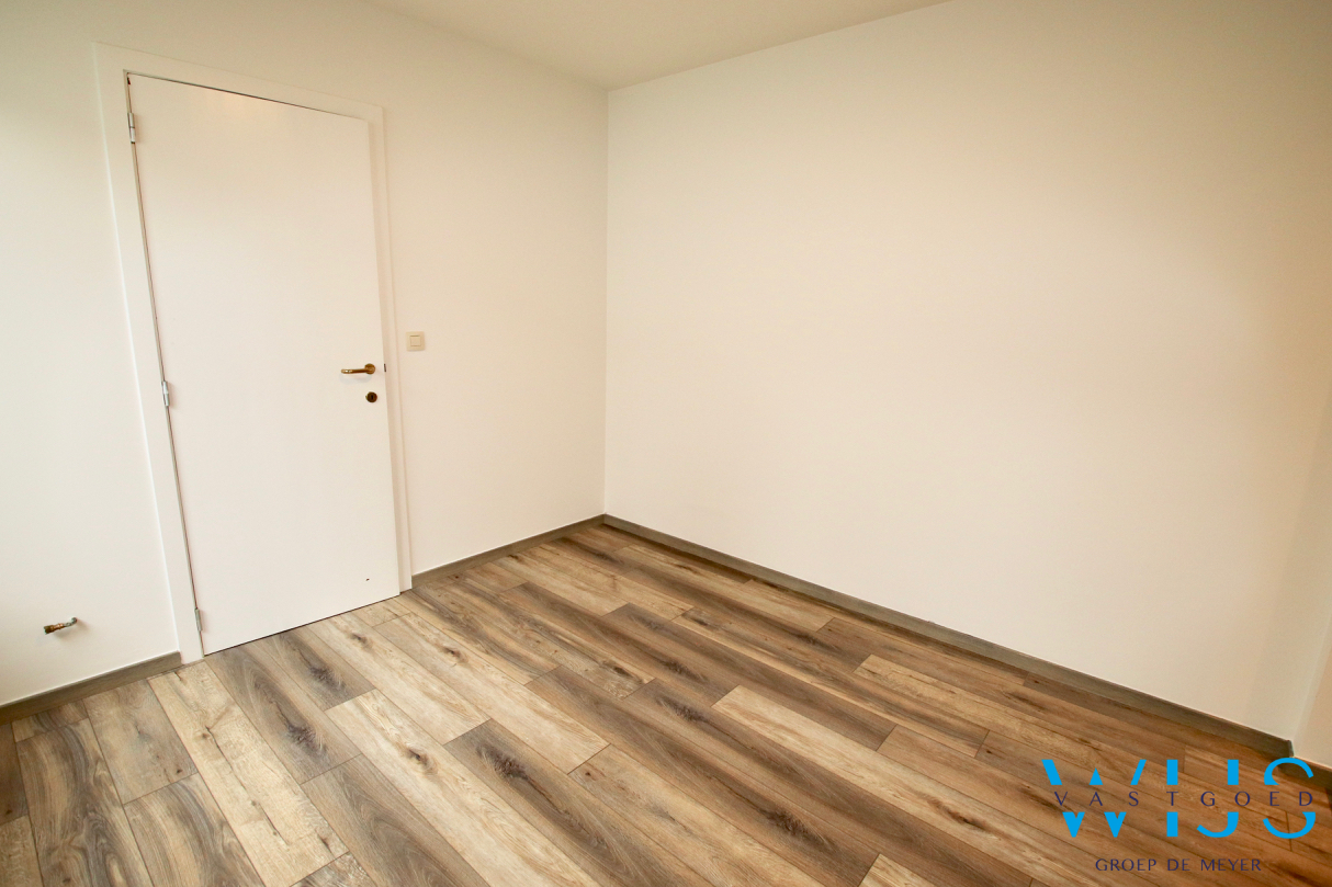 Instapklaar gelijkvloers appartement met 1 slaapkamer &amp; binnenkoer te ASSENEDE! 